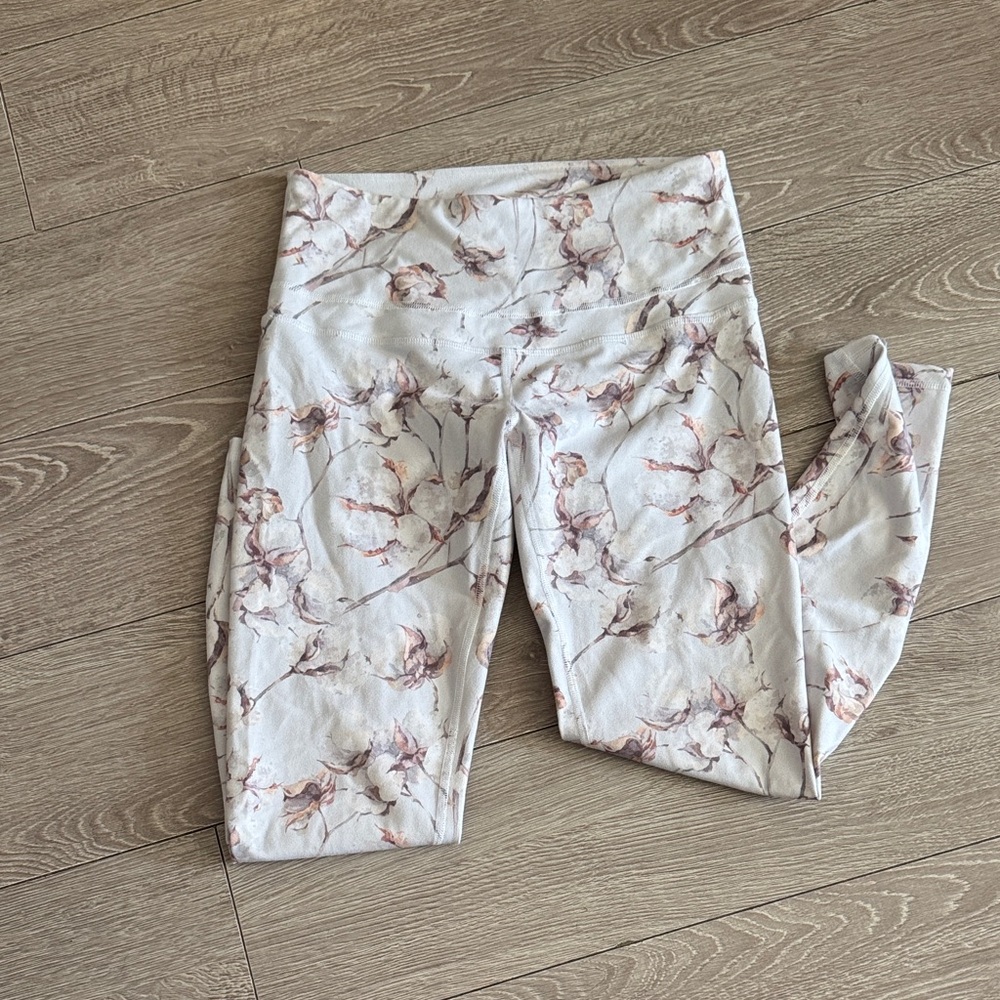 Varley Floral Print Leggings in Cream and Pink